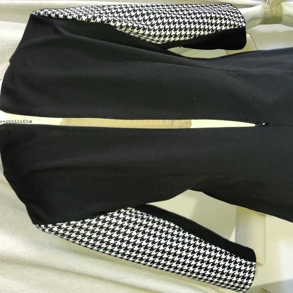 NWOT Black and white houndstooth dress with zipper accent, size 12 💜💜💜 - Picture 6 of 7